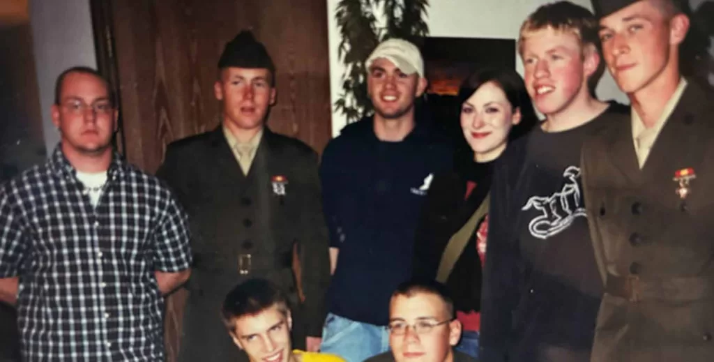The Unbreakable Bond of Brotherhood: High School Friends Turned Marines Honor Fallen Comrade